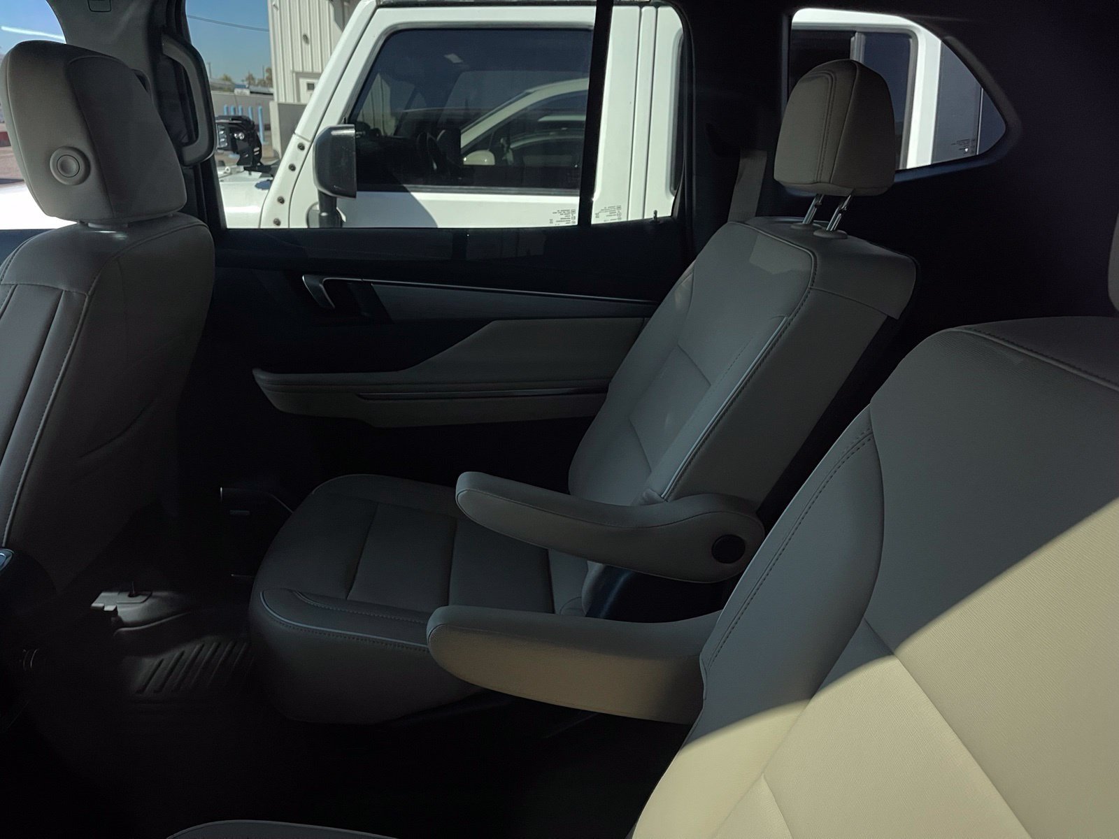 Used 2025 Buick Enclave Preferred FWD image 7