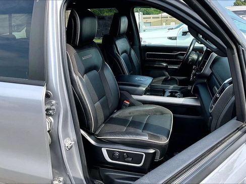 Used 2022 RAM 1500 Laramie AWD/4WD image 32