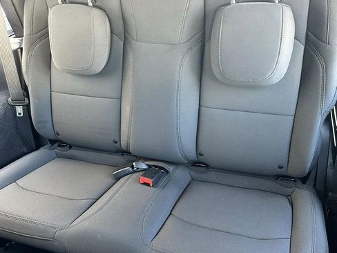 Used 2021 Jeep Wrangler Sport image 7