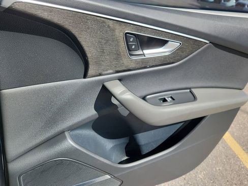 Used 2021 Audi Q8 Prestige w/ Prestige Package image 15