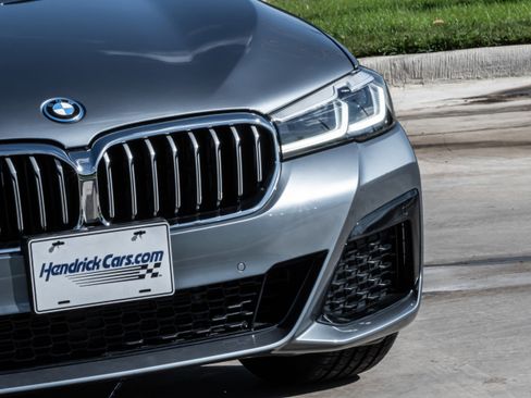 Certified 2022 BMW 530e w/ Premium Package image 6