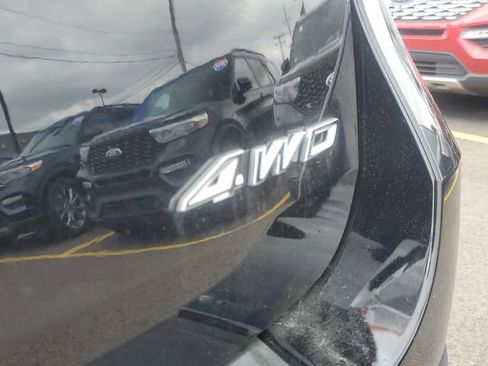 Certified 2023 Ford Explorer XLT w/ Equipment Group 202A AWD/4WD image 6