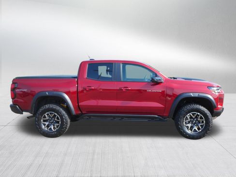 Used 2025 Chevrolet Colorado ZR2 w/ Technology Package AWD/4WD image 8