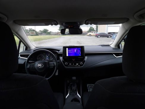 Used 2025 Toyota Corolla LE FWD image 23