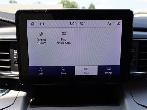 Used 2023 Ford Explorer XLT w/ Equipment Group 202A AWD/4WD image 7