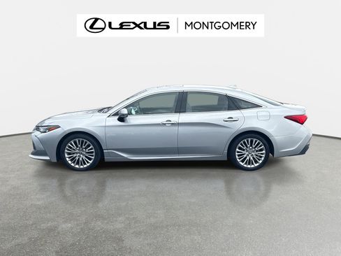 Used 2020 Toyota Avalon Limited image 6
