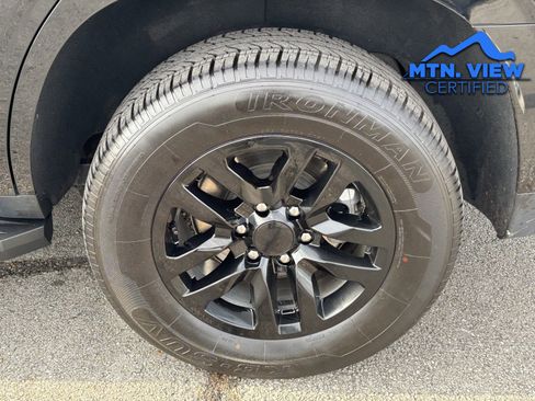 Used 2024 Chevrolet Tahoe LT image 13