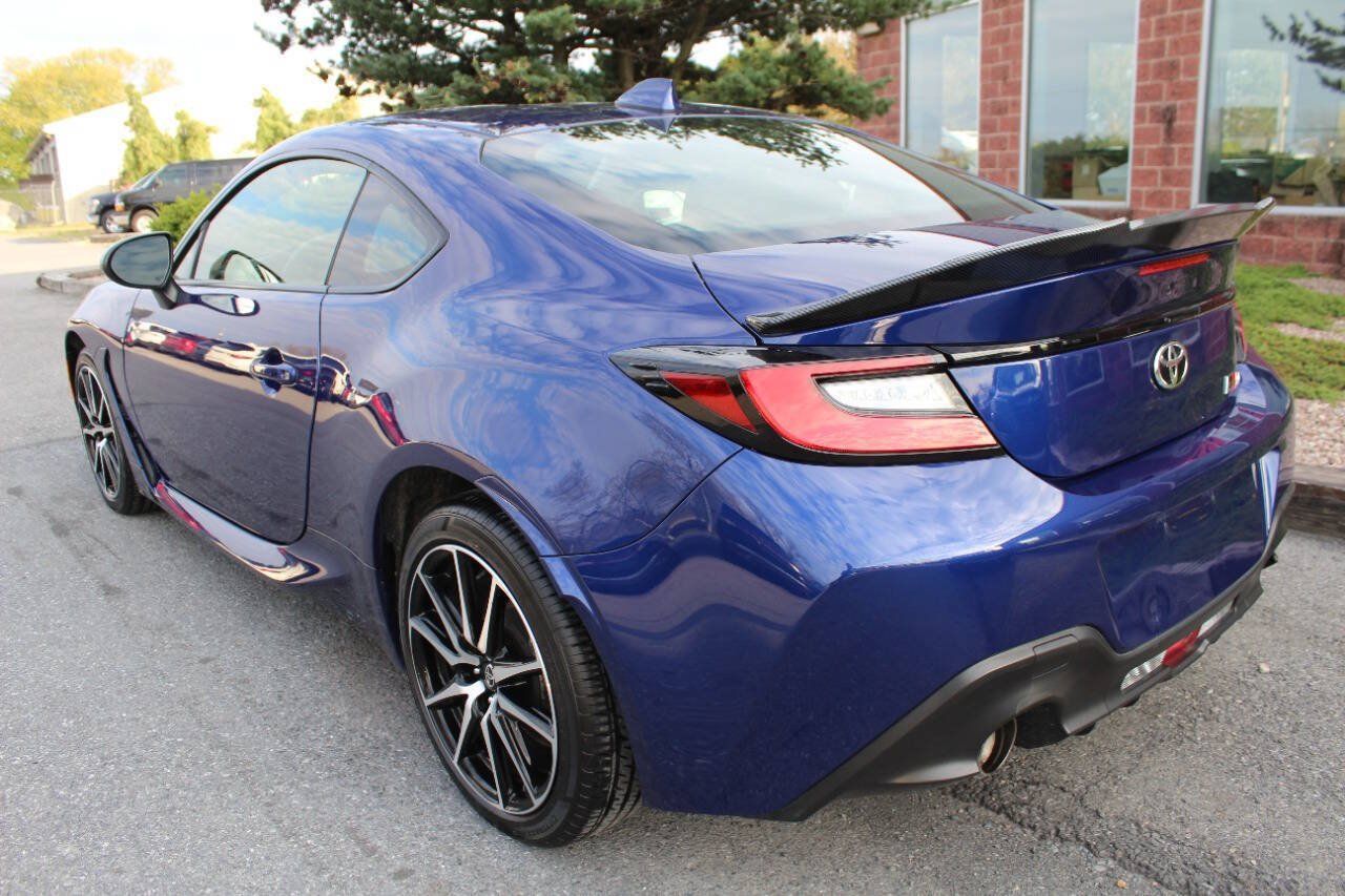 Used 2023 Toyota GR86 RWD image 8