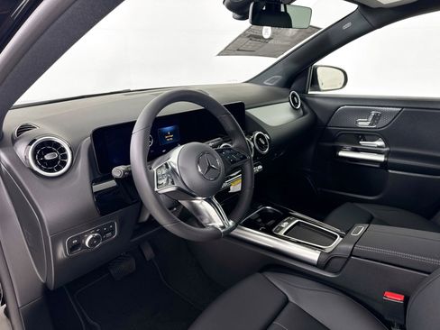 Used 2025 Mercedes-Benz GLA 250 image 10