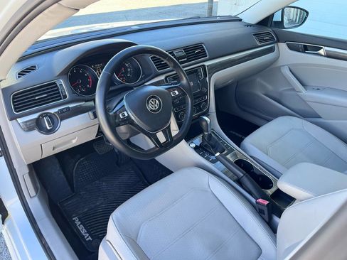 Used 2018 Volkswagen Passat 2.0T SE image 22