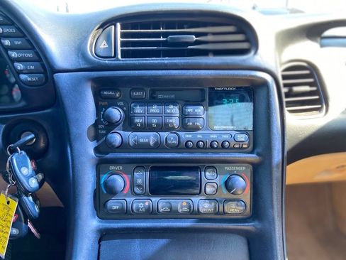 Used 2003 Chevrolet Corvette Convertible w/ Preferred Equipment Group1 RWD image 29