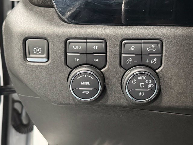 Used 2024 Chevrolet Silverado 2500 LTZ AWD/4WD image 13