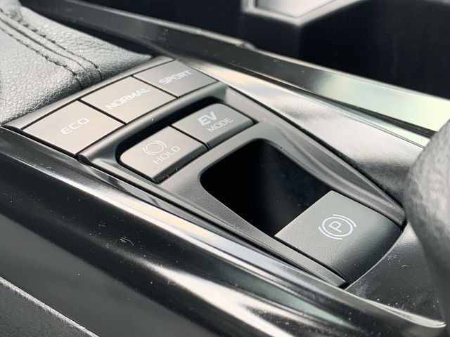 Used 2025 Toyota Camry SE w/ Multimedia Upgrade Package FWD image 28