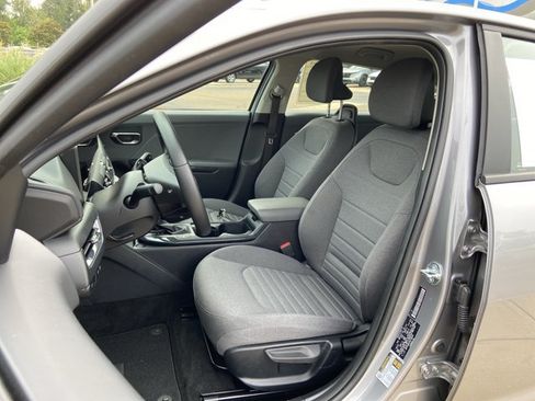 Used 2025 Kia K4 EX FWD image 18
