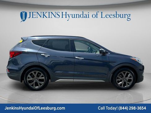 Used 2017 Hyundai Santa Fe Sport FWD image 4