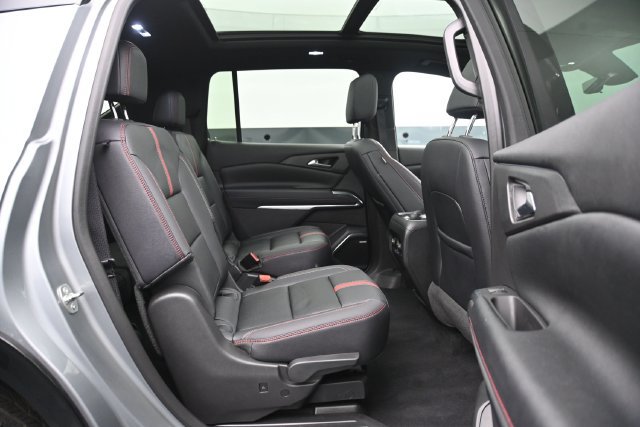Used 2025 Chevrolet Traverse RS AWD/4WD image 15