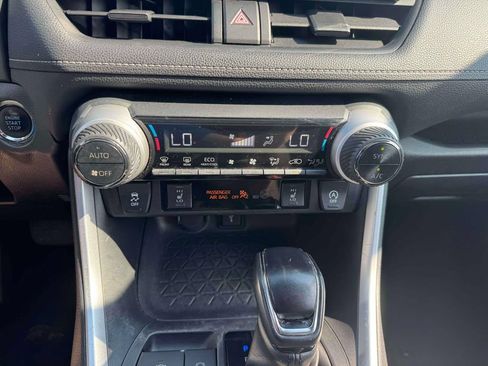 Used 2020 Toyota RAV4 XLE w/ Convenience Package AWD/4WD image 32