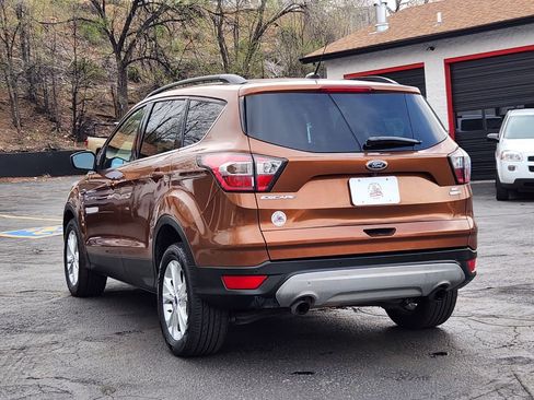 Used 2017 Ford Escape SE w/ Equipment Group 201A image 9