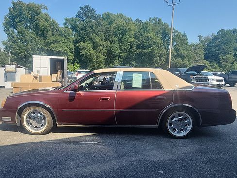 Used 2002 Cadillac De Ville w/ Comfort/Convenience Pkg FWD image 2