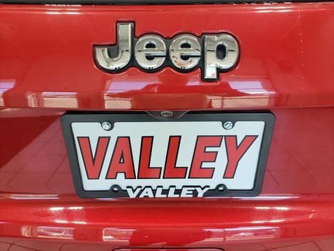 Certified 2019 Jeep Compass Latitude w/ Popular Equipment Group AWD/4WD image 10
