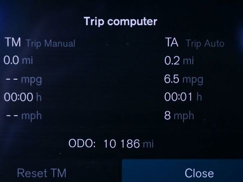 Certified 2025 Volvo XC40 B5 Core image 13