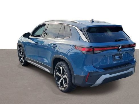 New 2026 Volkswagen Tiguan SE FWD image 3
