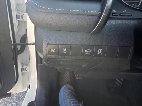 Used 2021 Toyota Camry SE image 23