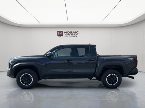 Used 2024 Toyota Tacoma TRD Off-Road image 4