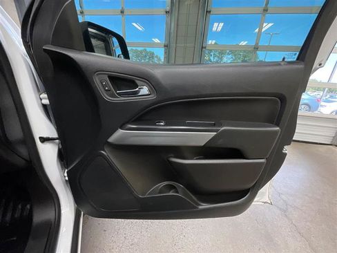 Used 2022 Chevrolet Colorado LT w/ Fleet Safety Package RWD image 20