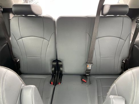 Used 2020 Buick Enclave Essence w/ Sound and Sites Package image 24