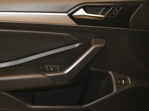 Used 2019 Volkswagen Jetta SE w/ Cold Weather Package FWD image 63