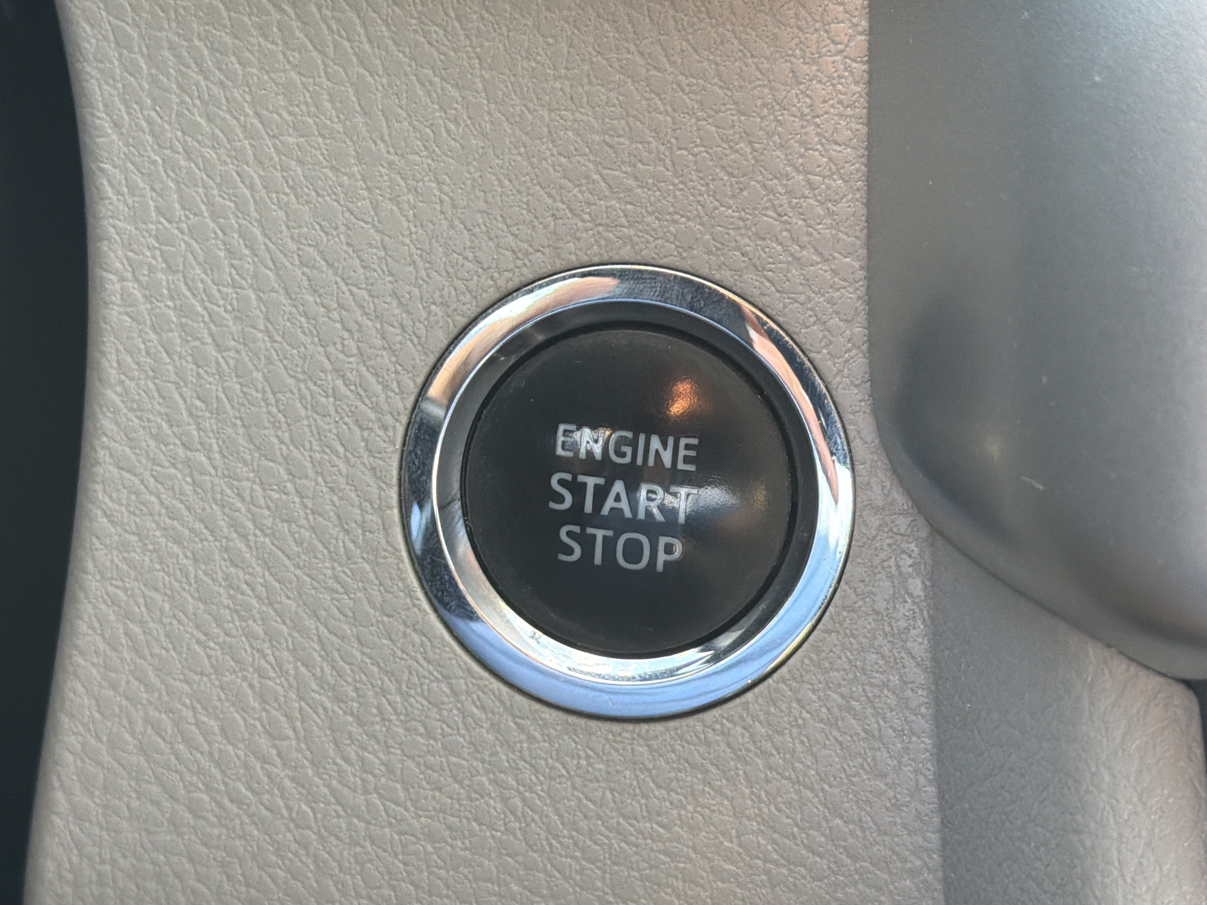 Used 2016 Toyota Highlander Limited FWD image 18