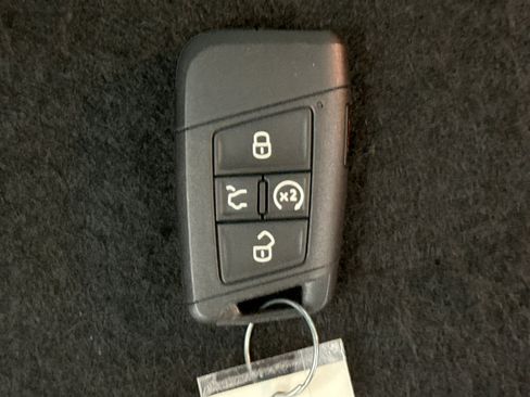 Used 2023 Volkswagen Taos SE w/ Panoramic Sunroof Package AWD/4WD image 23