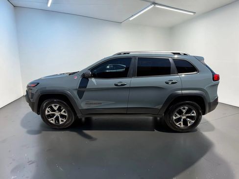 Used 2015 Jeep Cherokee Trailhawk w/ Comfort/Convenience Group AWD/4WD image 5