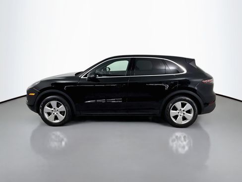 Certified 2023 Porsche Cayenne AWD/4WD image 2