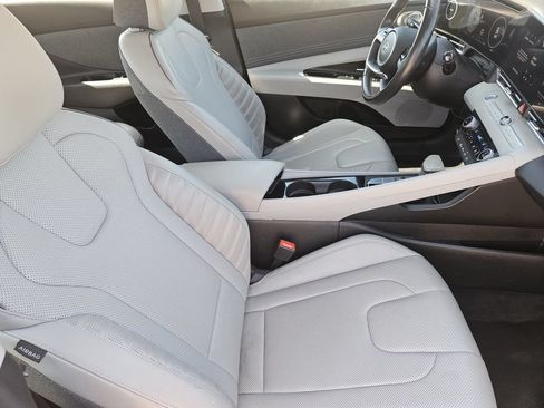 Used 2025 Hyundai Elantra Limited FWD image 15
