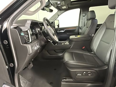 Used 2025 GMC Sierra 2500 Denali w/ Denali Reserve Package AWD/4WD image 14