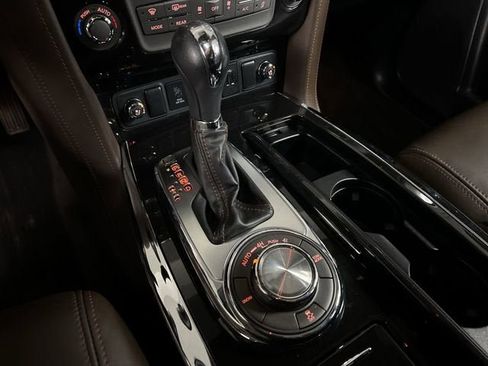 Used 2020 Nissan Armada Platinum w/ Platinum Reserve Package AWD/4WD image 16
