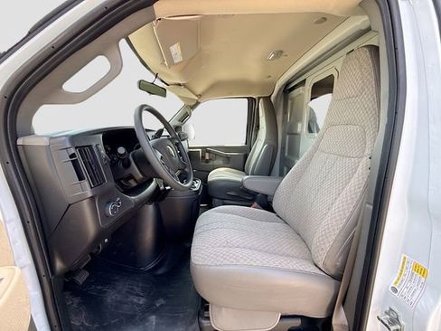 New 2024 Chevrolet Express 3500 w/ Power Convenience Package image 15