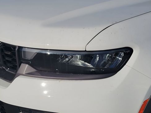 New 2026 Jeep Grand Cherokee Altitude image 16