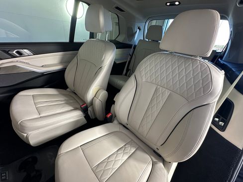 Used 2023 BMW X7 xDrive40i w/ Executive Package image 27