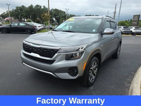 Used 2023 Kia Seltos EX AWD/4WD image 2