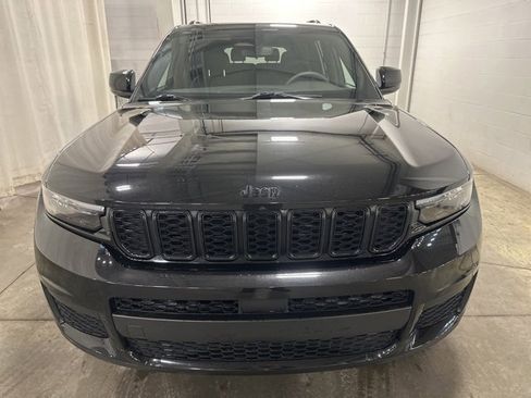 Used 2023 Jeep Grand Cherokee L Altitude image 2