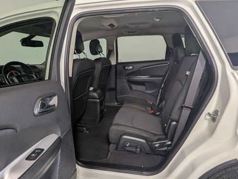 Used 2020 Dodge Journey SE w/ SE Popular Equipment Group FWD image 20