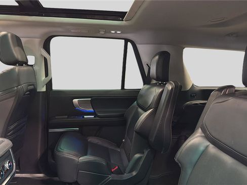 Used 2025 Ford Expedition Platinum AWD/4WD image 22