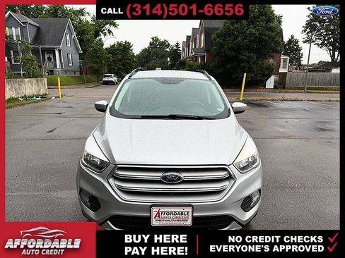 Used 2018 Ford Escape SE w/ SE Sync 3 Package FWD image 8