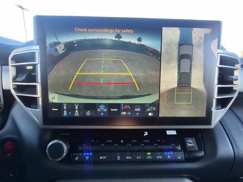 Used 2026 Toyota Tundra Platinum w/ TRD Off-Road Package AWD/4WD image 27