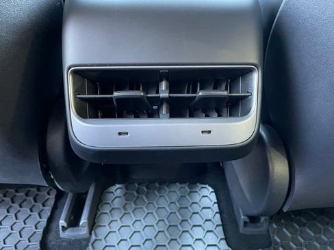 Used 2020 Tesla Model 3 Standard Range Plus RWD image 19