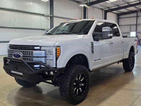 Used 2017 Ford F350 Platinum image 1