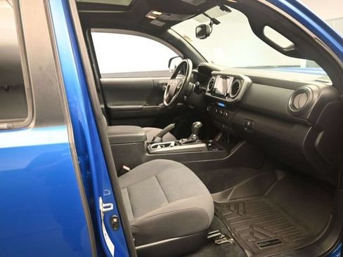 Used 2016 Toyota Tacoma TRD Sport w/ Premium & Technology Package RWD image 27